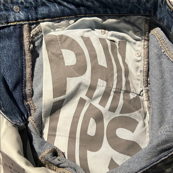 “CURVE” jeans by Kody Phillips - Picture 13 of 13